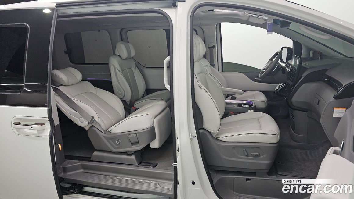 Hyundai Staria 2025