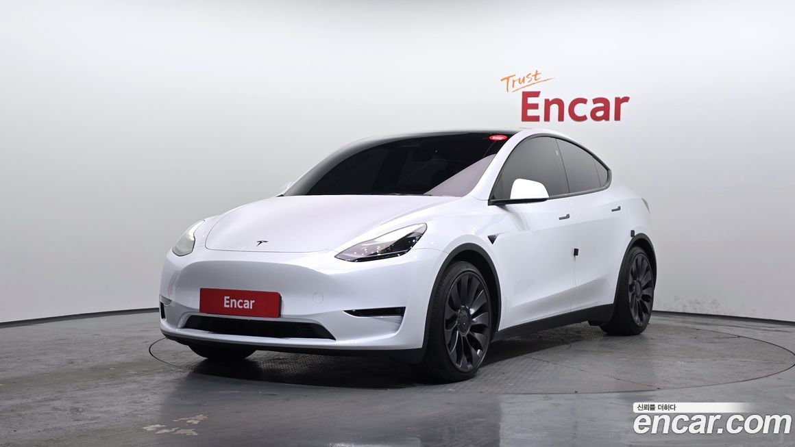 Tesla Model Y 2024