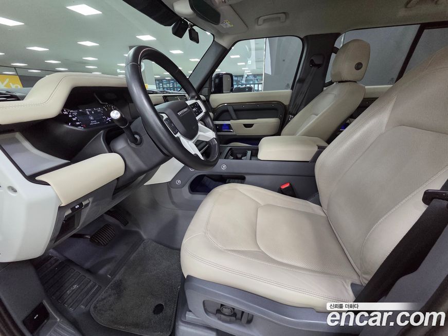 Land Rover Defender 2023