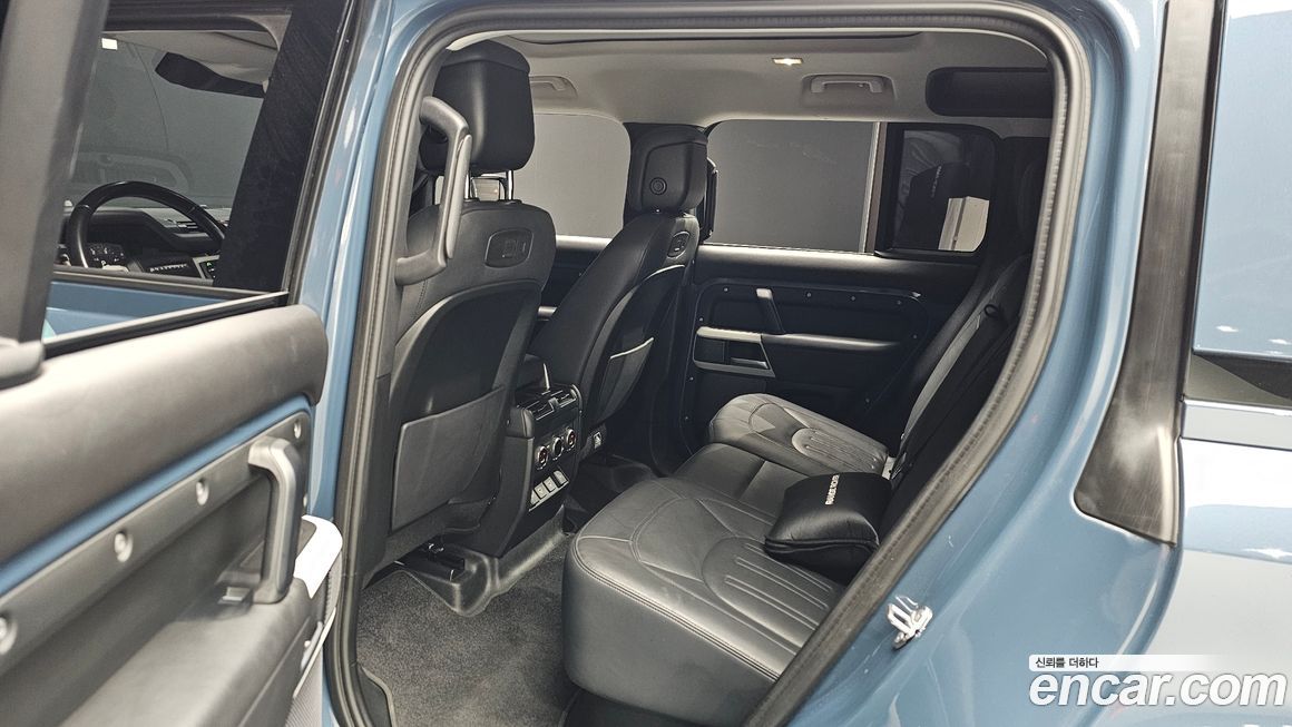 Land Rover Defender 2022