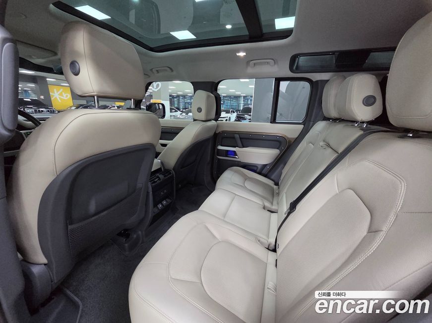 Land Rover Defender 2023