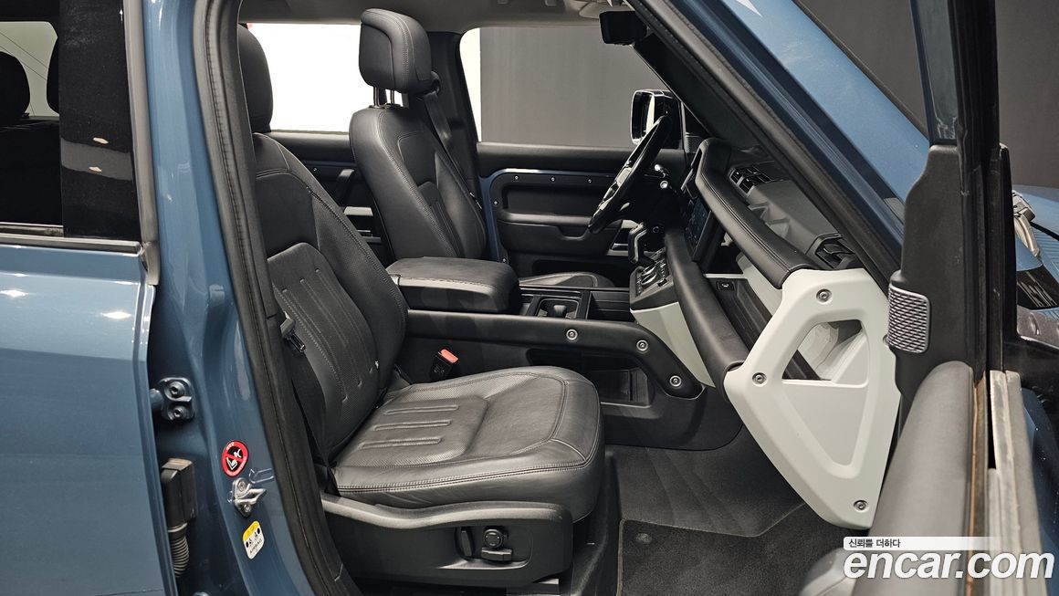 Land Rover Defender 2022