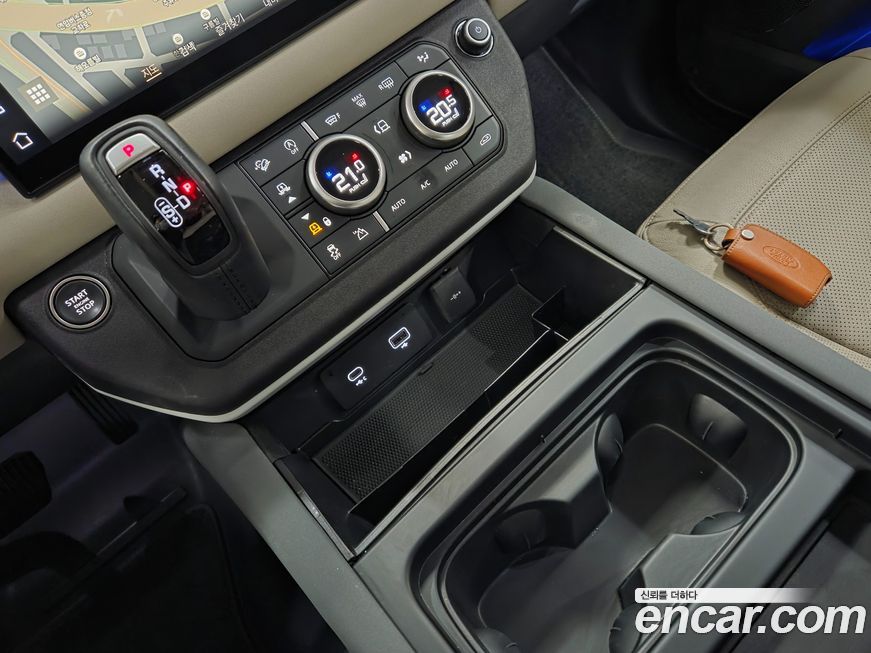 Land Rover Defender 2023