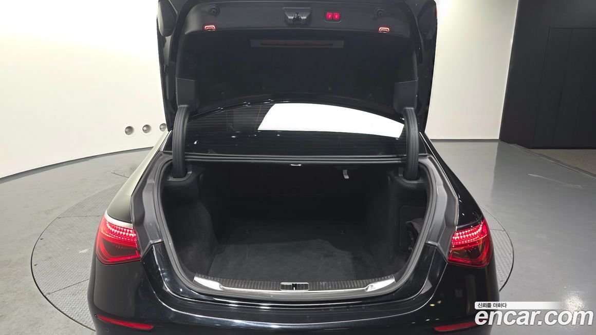 Mercedes-Benz S-Class 2022