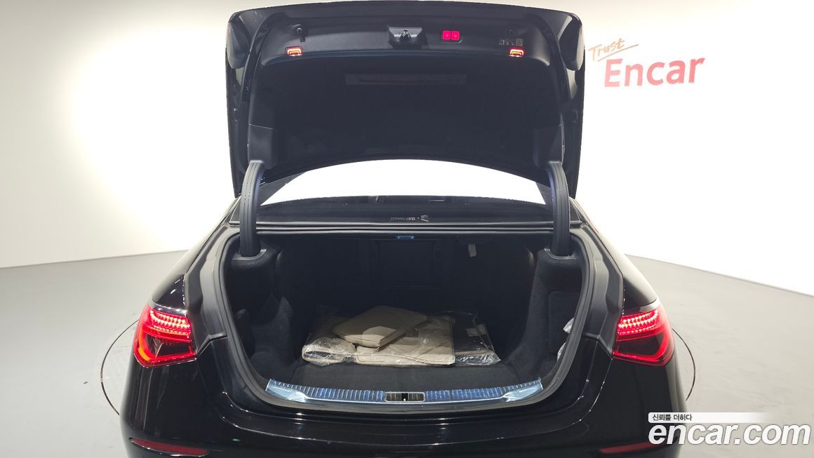 Mercedes-Benz S-Class 2022