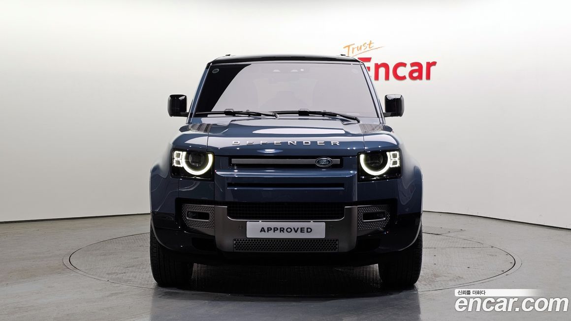 Land Rover Defender 2025