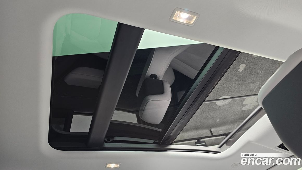 Land Rover Defender 2025