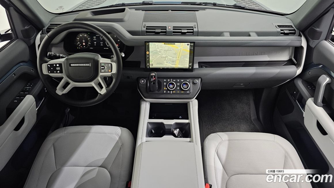 Land Rover Defender 2025