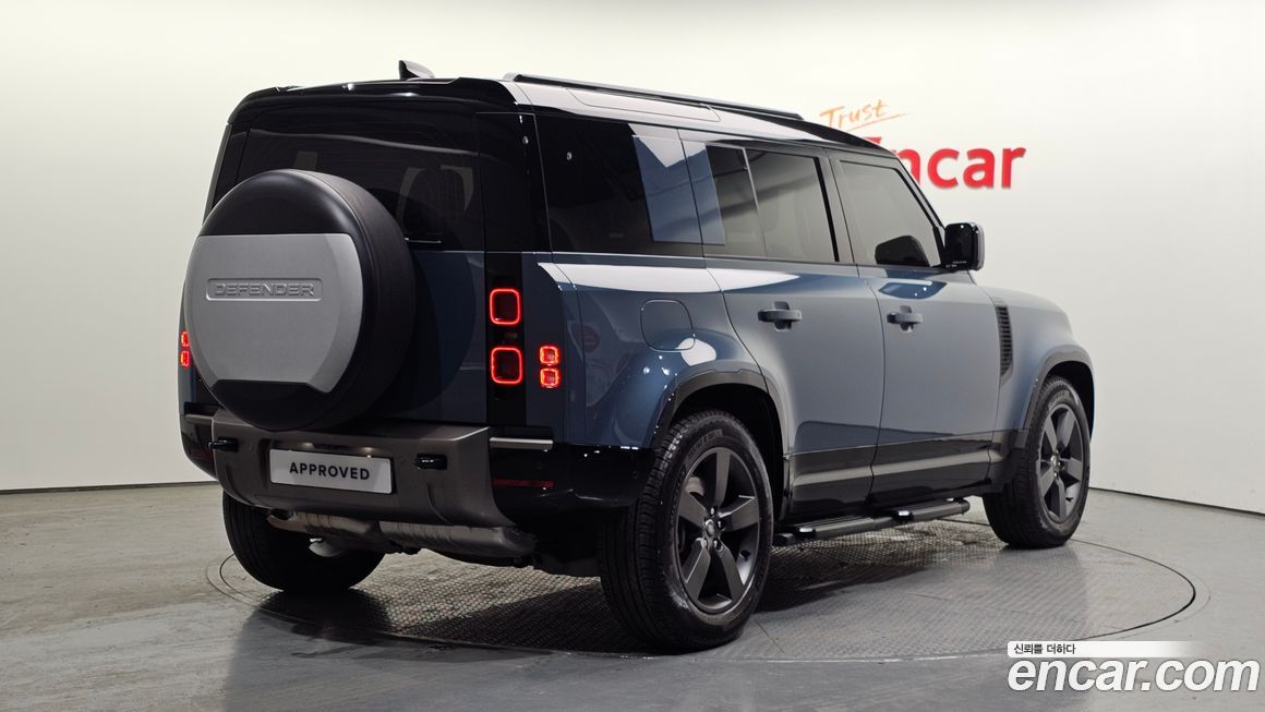 Land Rover Defender 2025