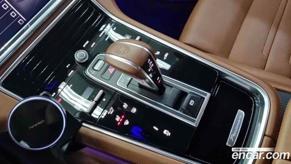 Porsche Panamera 2023