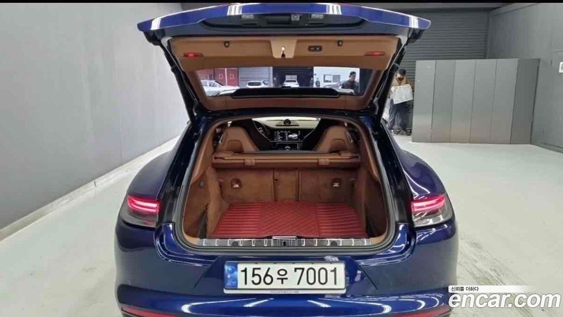 Porsche Panamera 2023