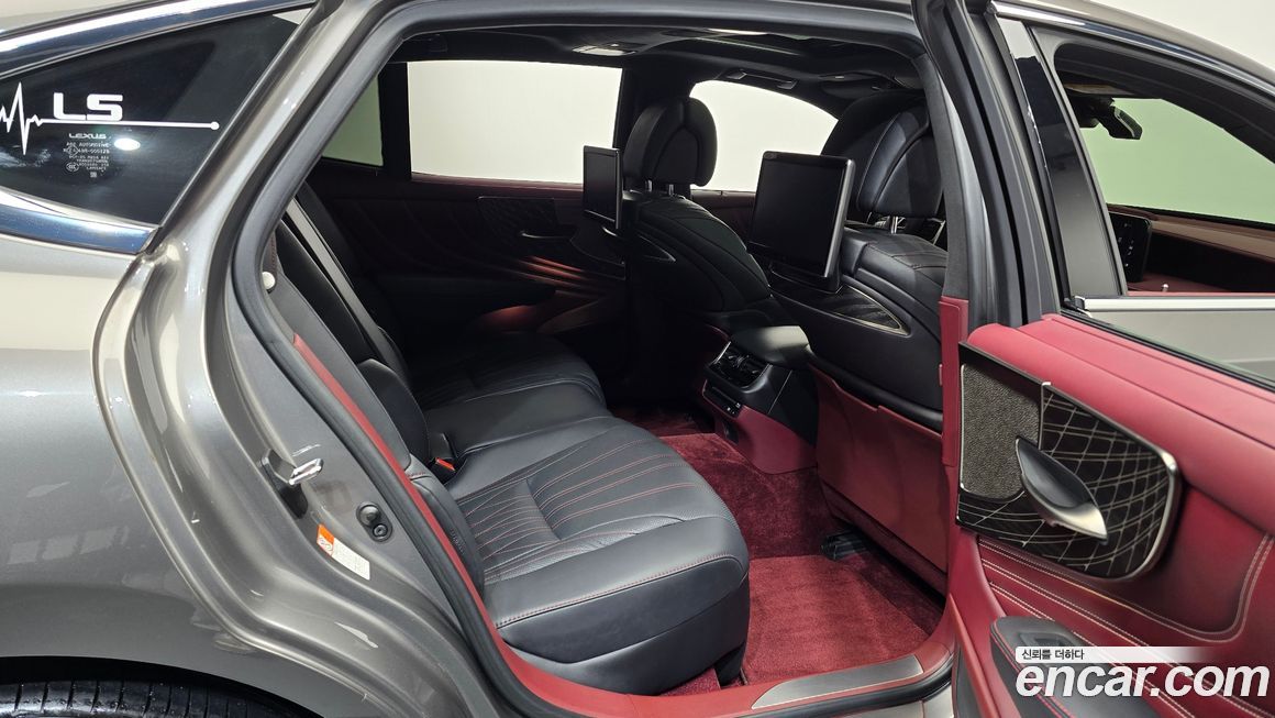 Lexus LS 2021