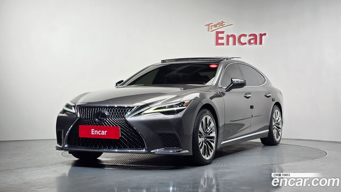 Lexus LS 2021
