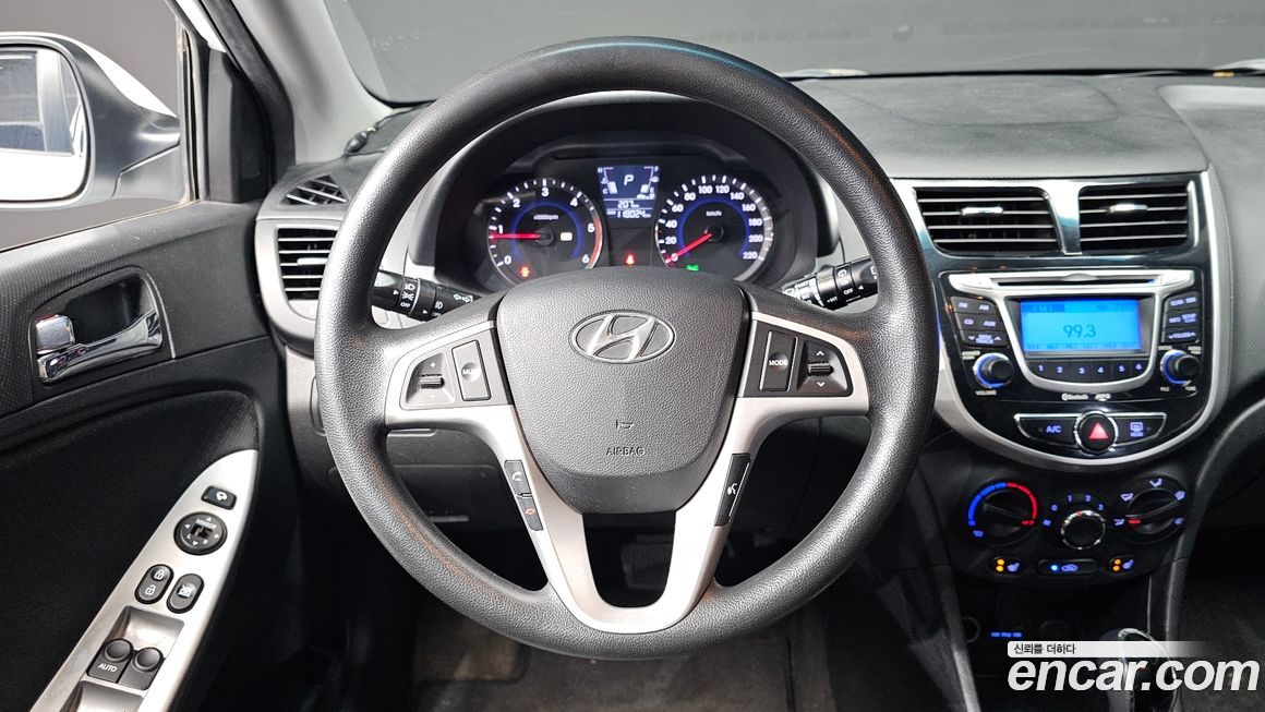 Hyundai Accent 2012