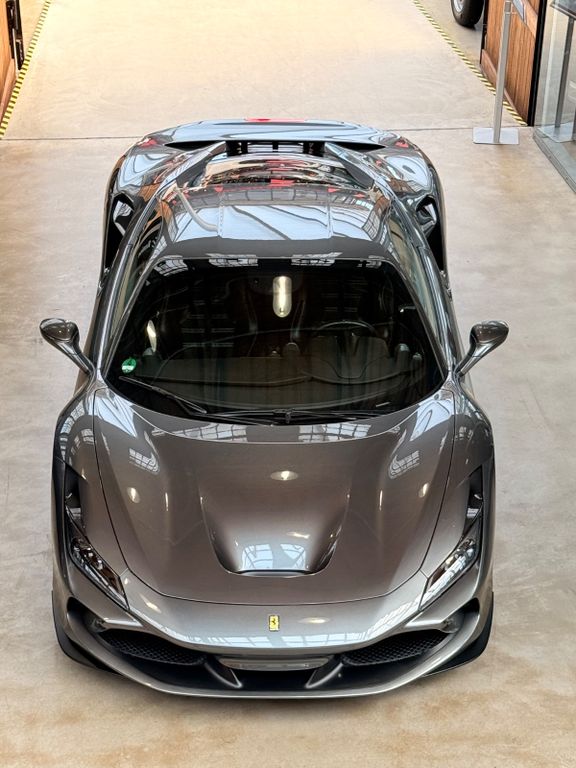 Ferrari F8 2021