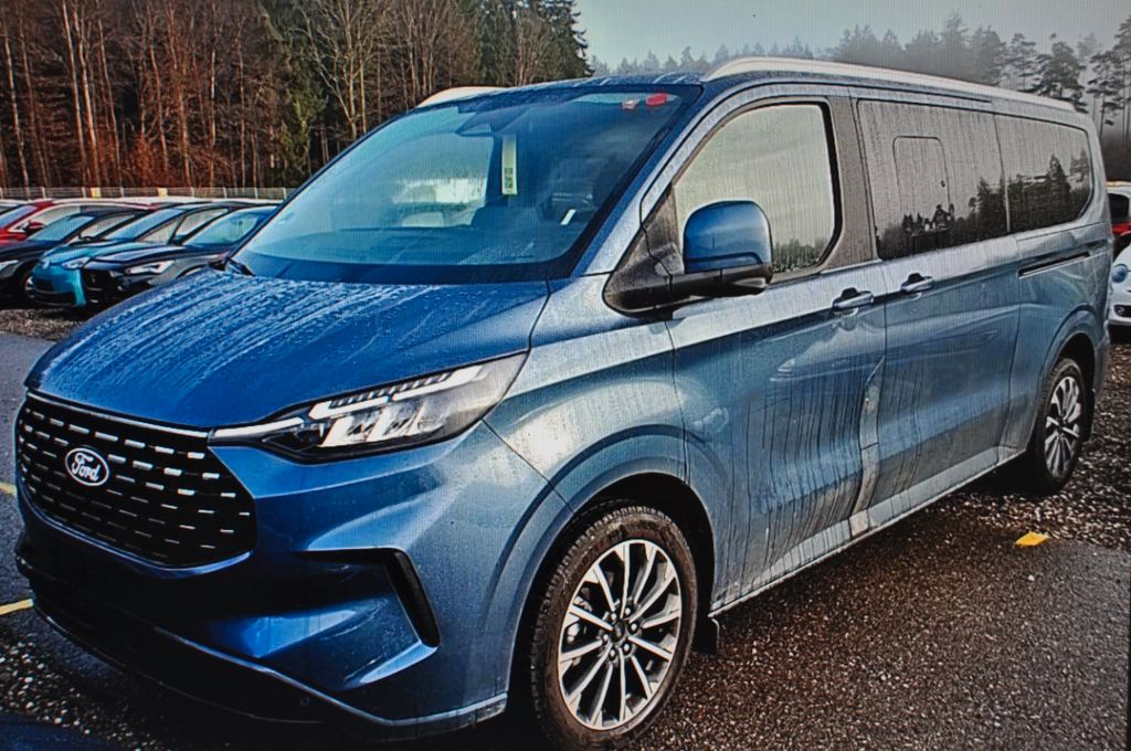 Ford Tourneo Custom 2025