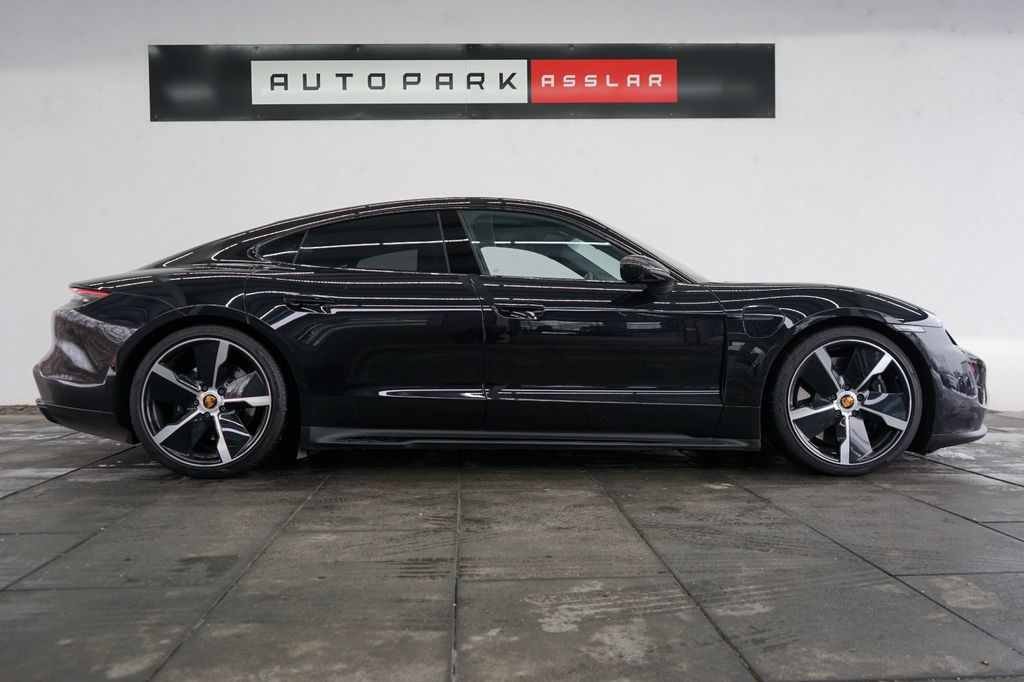 Porsche Taycan 2022