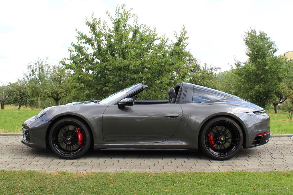 Porsche 992 2024