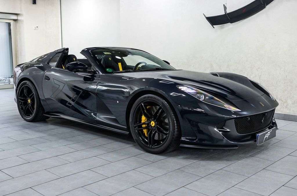 Ferrari 812 2022
