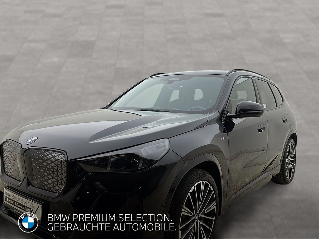 BMW iX1 2023