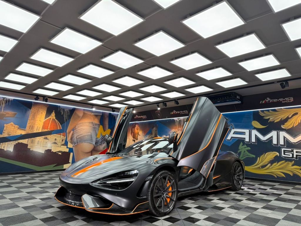 McLaren 765LT 2022