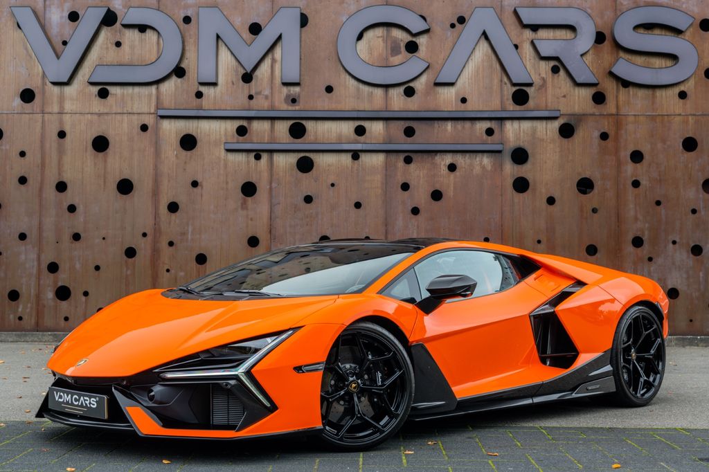 Lamborghini Revuelto 2025