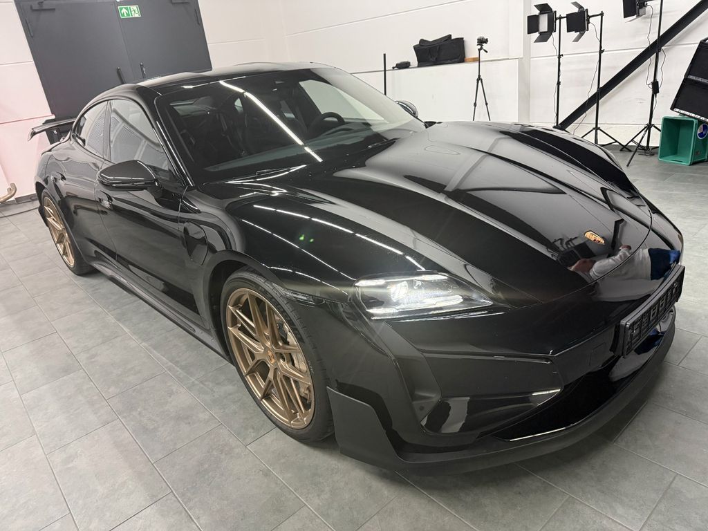 Porsche Taycan 2024