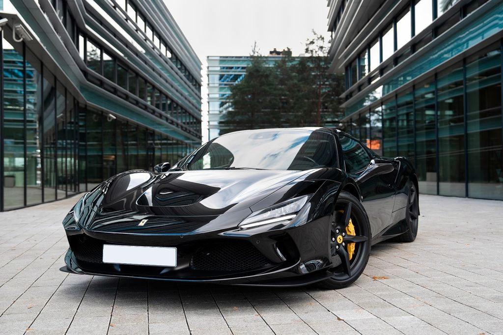 Ferrari F8 2023