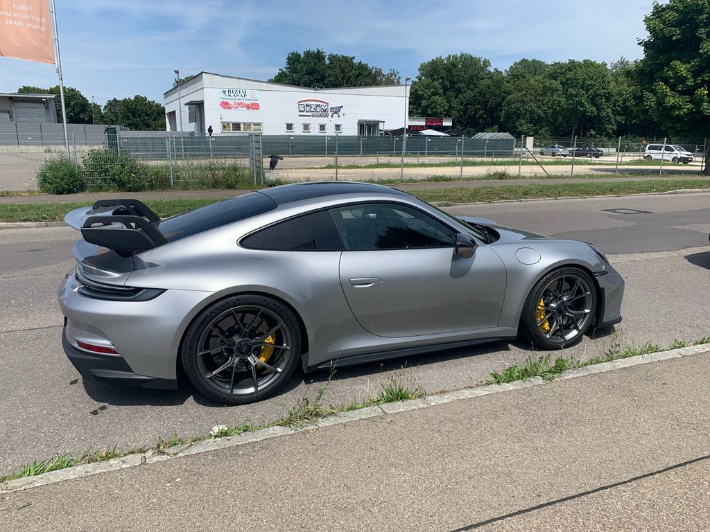 Porsche 992 2023