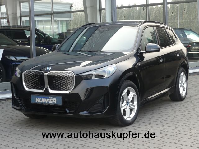 BMW iX1 2024