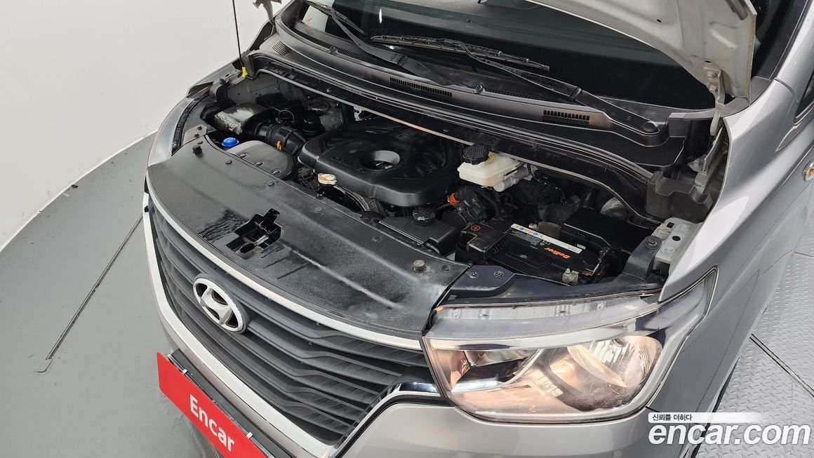 Hyundai Starex 2019