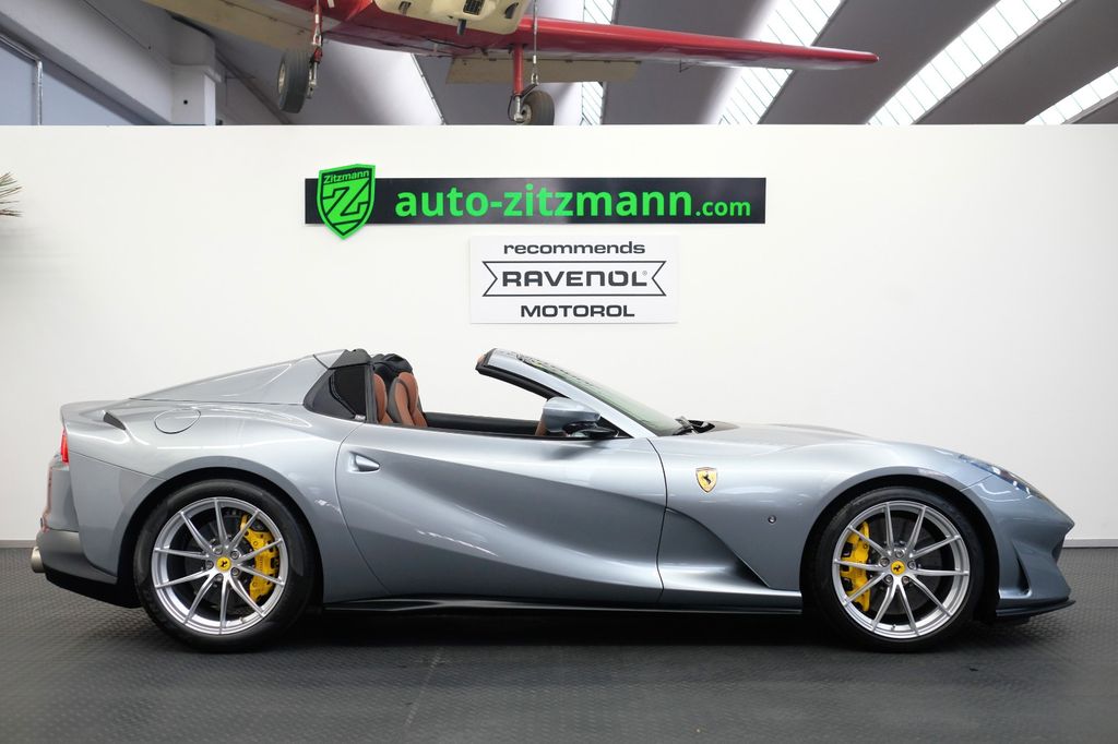 Ferrari 812 2024