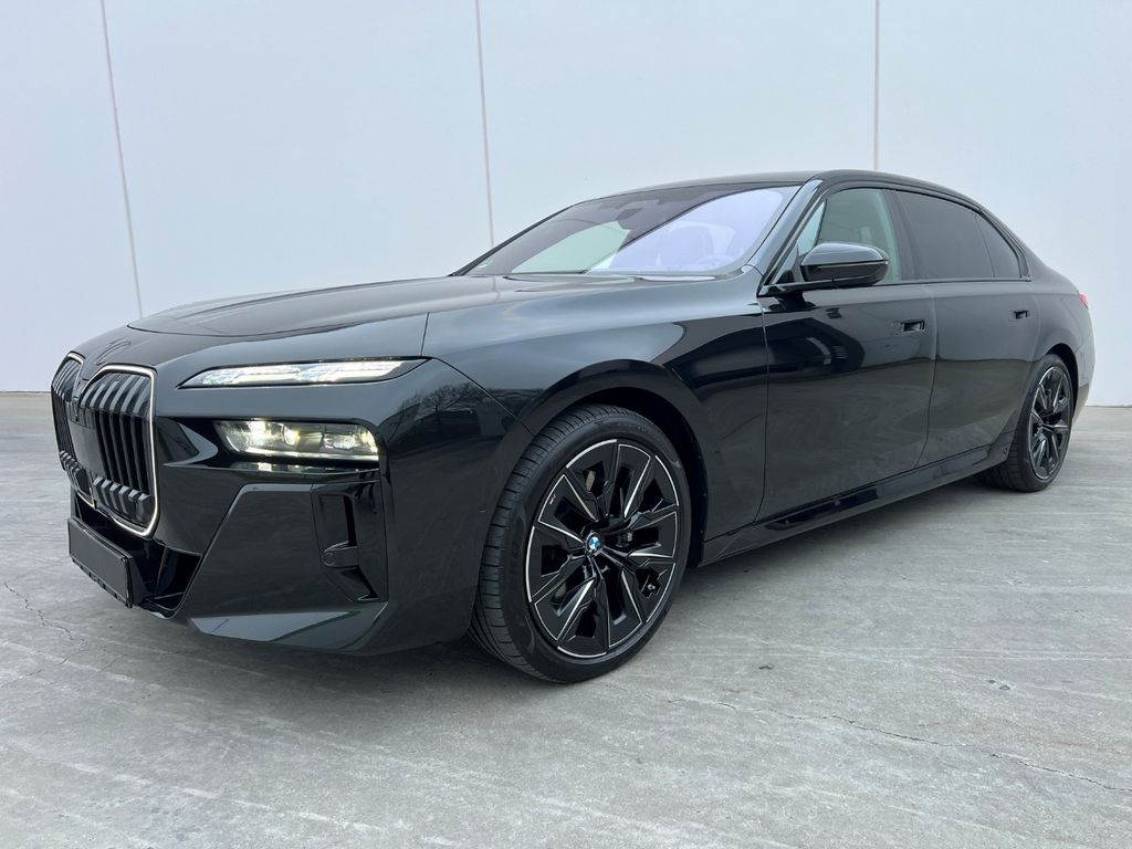 BMW 740 2025