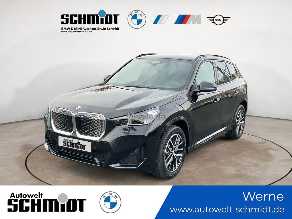 BMW iX1