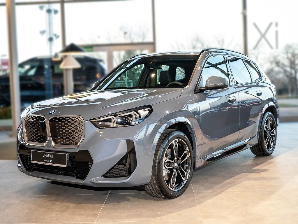 BMW iX1