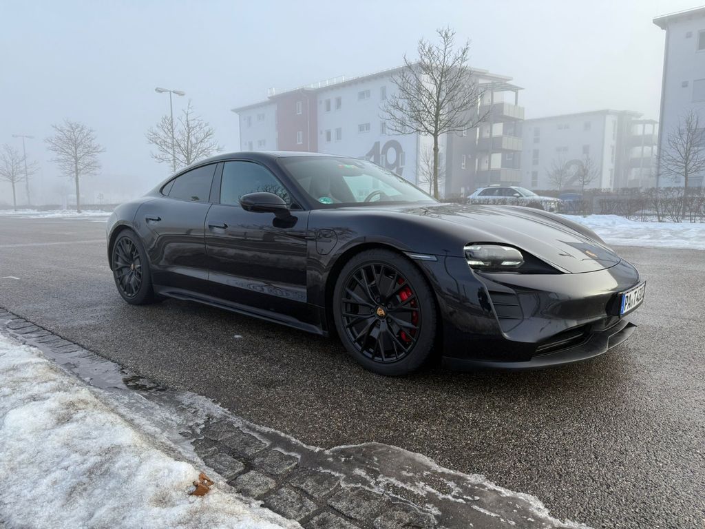Porsche Taycan 2022