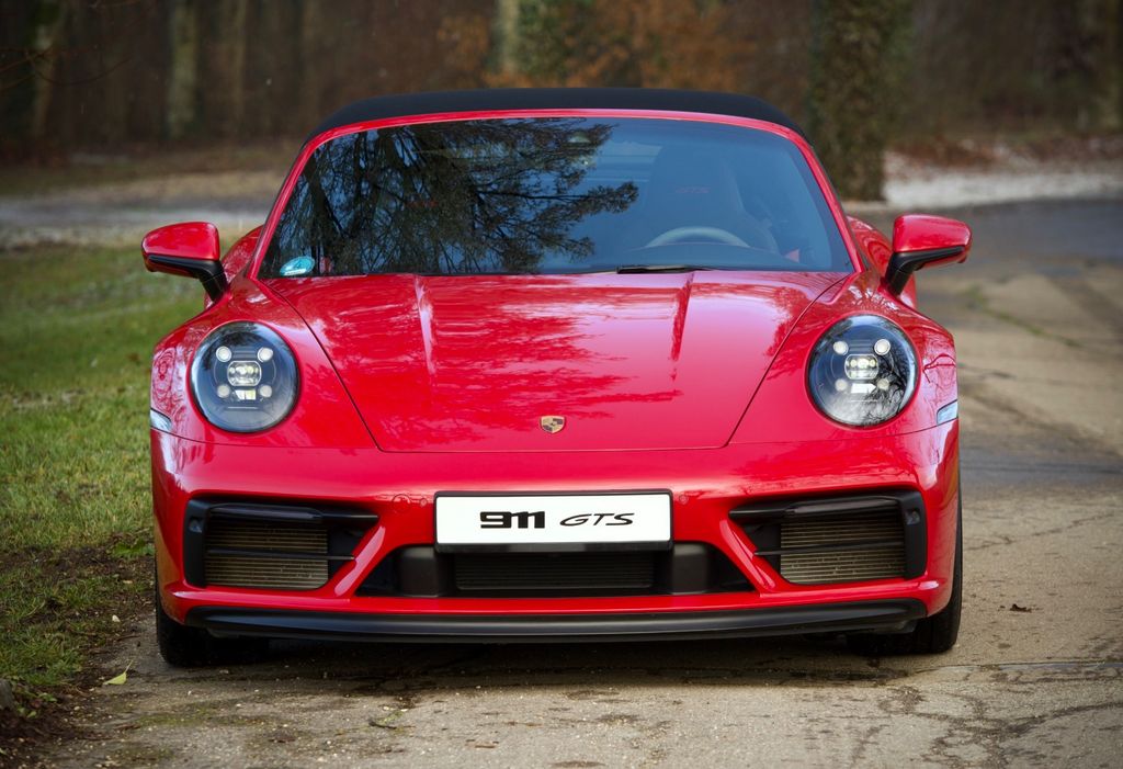 Porsche 992 2023
