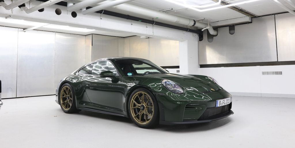 Porsche 992 2025
