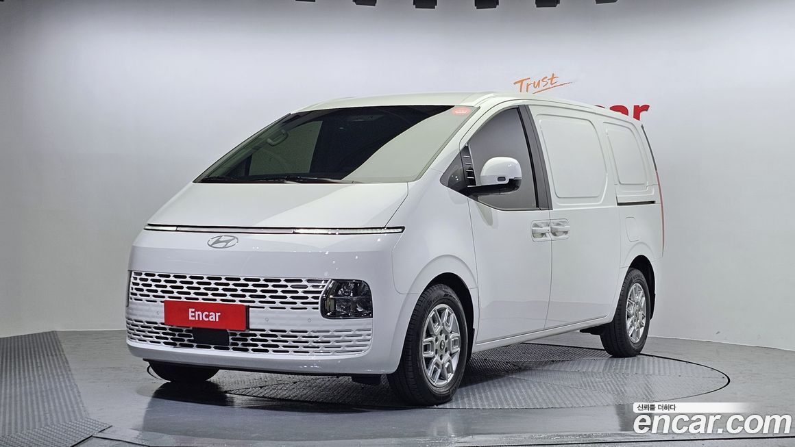 Hyundai Staria 2025