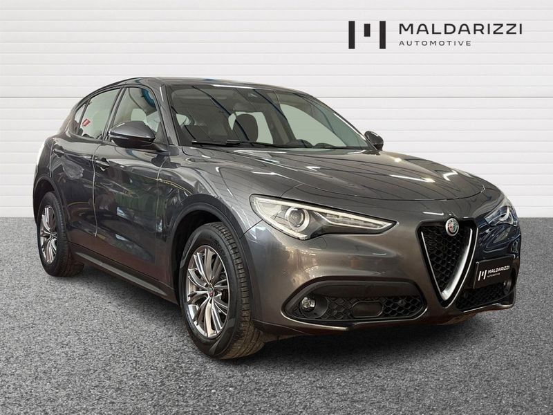 Alfa Romeo Stelvio 2021