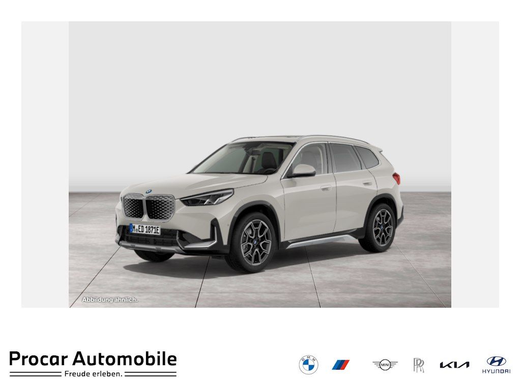 BMW iX1