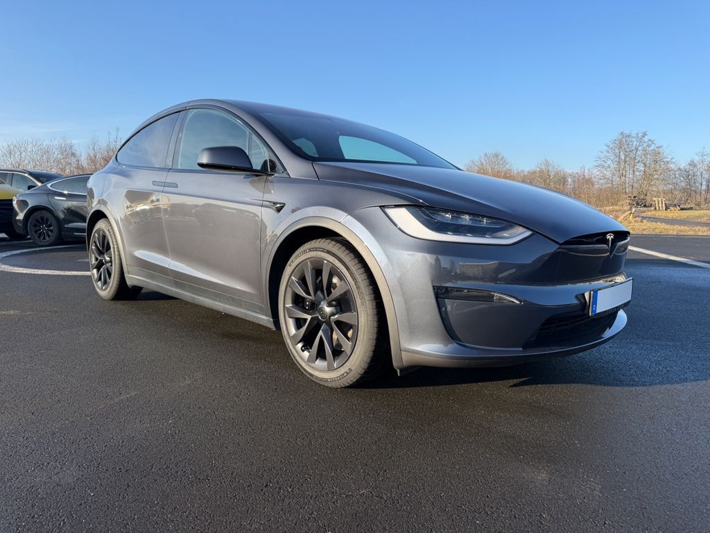 Tesla Model X 2024