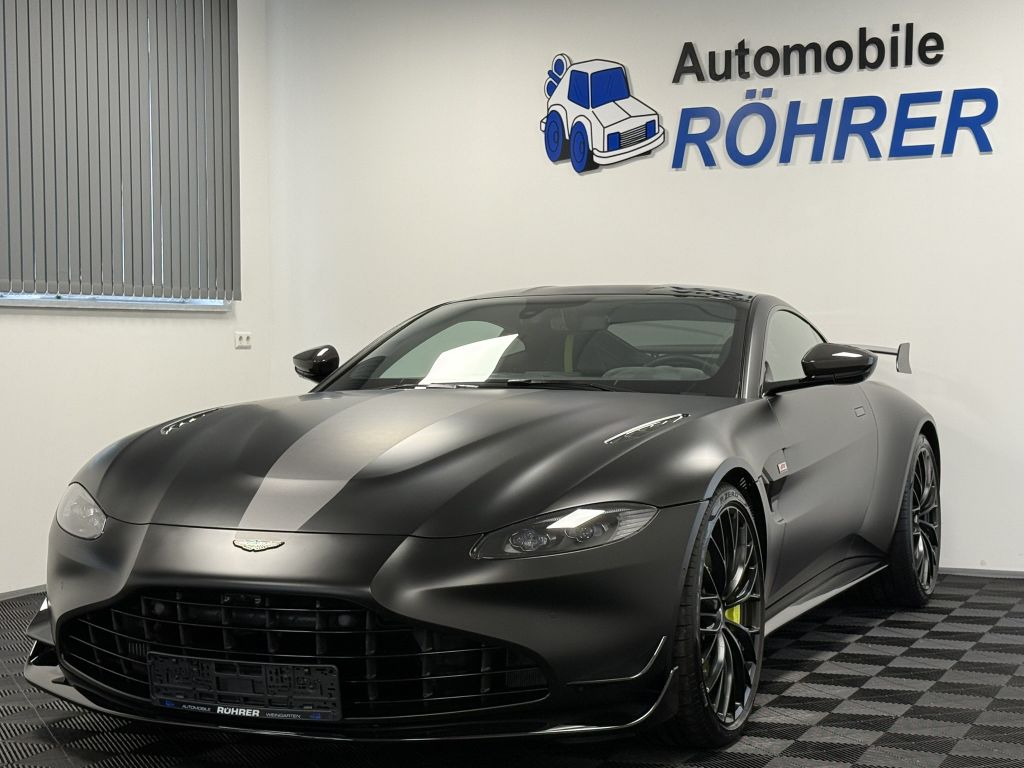 Aston Martin V8 Vantage 2022