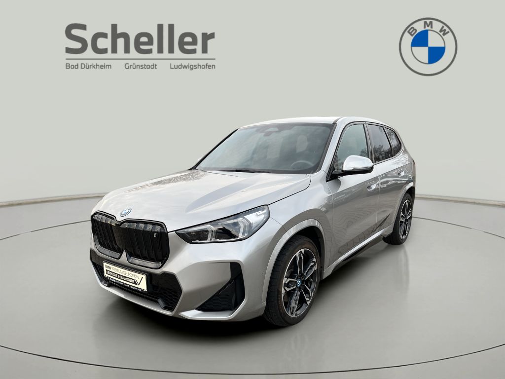 BMW iX1 2023