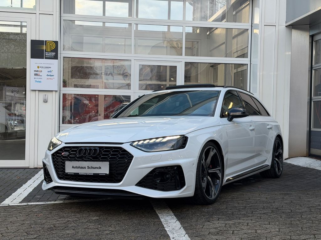 Audi RS4 2023