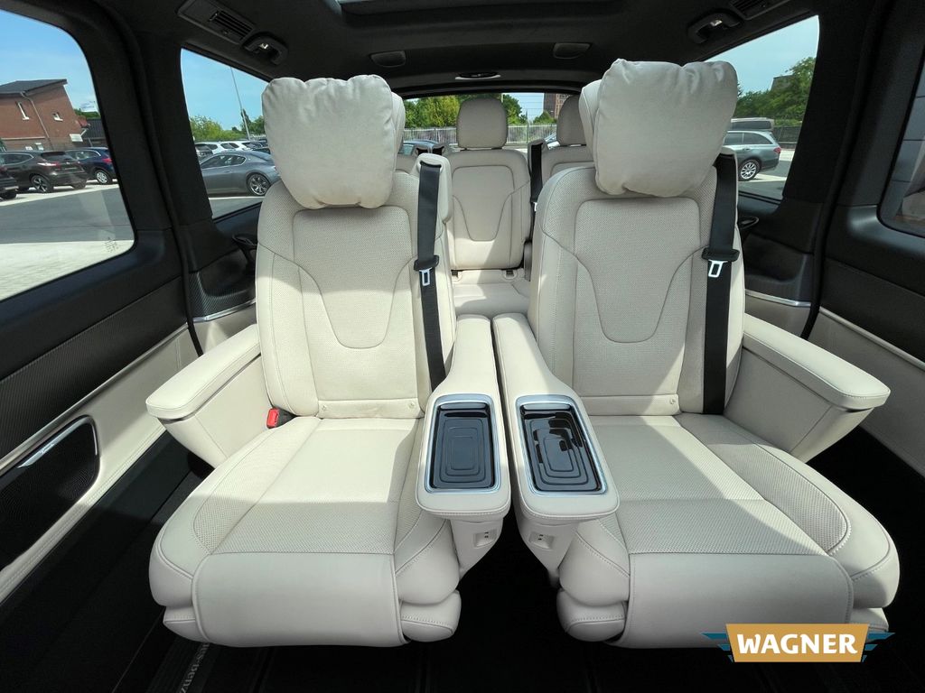 Mercedes-Benz V 300 2024