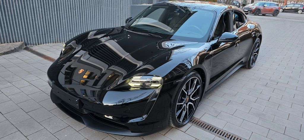 Porsche Taycan 2022