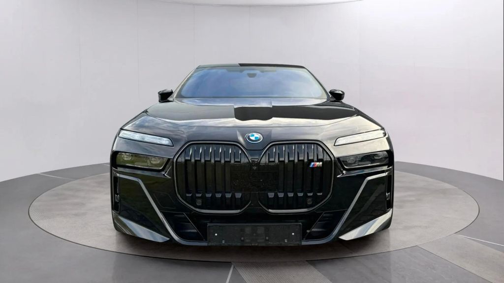 BMW i7 2024