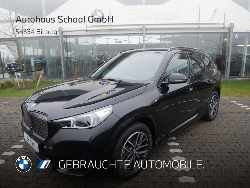BMW iX1 2024