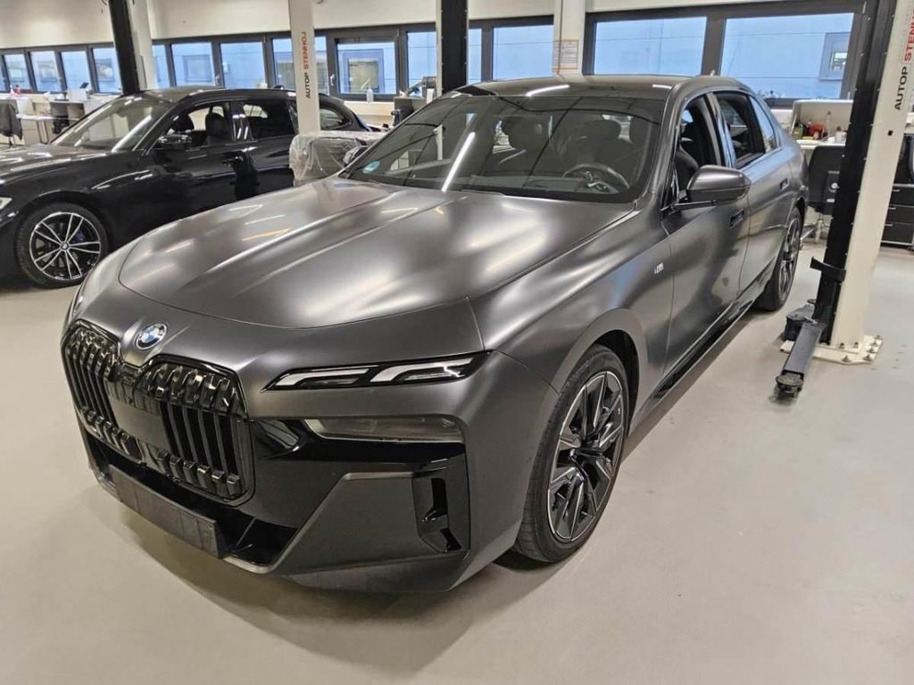 BMW i7 2023